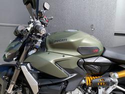 2023 DUCATI STREETFIGHTER V2 GREEN