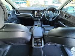 2020 Volvo XC60 D4 Momentum