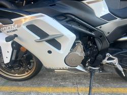 2025 CFMOTO 500 SR VOOM WHITE