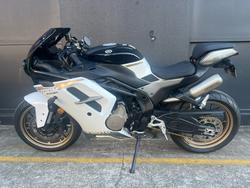 2025 CFMOTO 500 SR VOOM WHITE