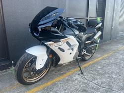 2025 CFMOTO 500 SR VOOM WHITE