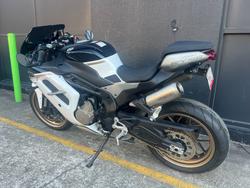 2025 CFMOTO 500 SR VOOM WHITE