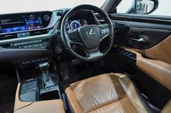 2019 Lexus ES 300h Sports Luxury