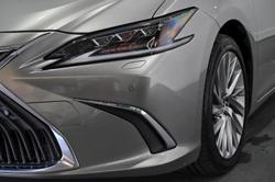 2019 Lexus ES 300h Sports Luxury