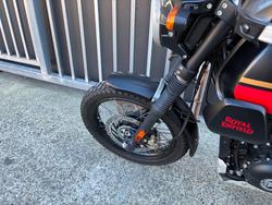 2022 Royal Enfield SCRAM BASE E5 BLACK