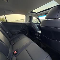 2023 Lexus ES 300h Luxury