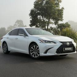 2023 Lexus ES 300h Luxury
