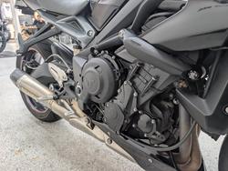 2016 Triumph STREET TRIPLE 660 Black