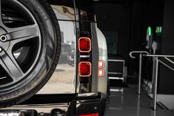 2025 Land Rover Defender 110 P400 X-Dynamic SE