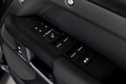 2025 Land Rover Defender 110 P400 X-Dynamic SE