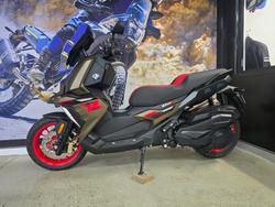 2025 BMW Motorrad C 400 X GREEN
