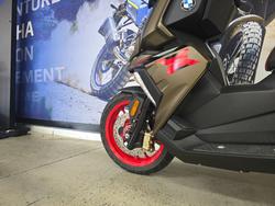 2025 BMW Motorrad C 400 X GREEN