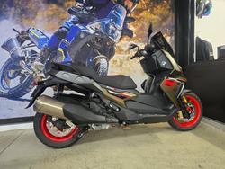 2025 BMW Motorrad C 400 X GREEN