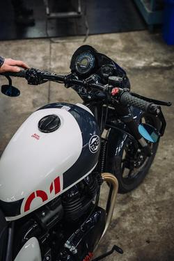 2025 Royal Enfield Shotgun 650 Shotgun White