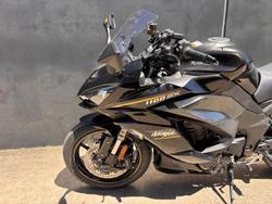 2026 Kawasaki Z1100 Z Black