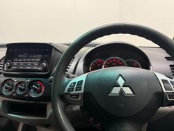 2014 Mitsubishi Triton GLX