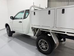 2014 Mitsubishi Triton GLX