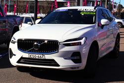 2022 Volvo XC60 B5 Momentum