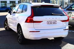2022 Volvo XC60 B5 Momentum