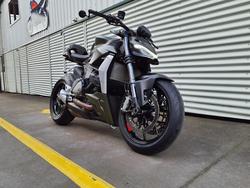 2023 Ducati Streetfighter V2 Streetfighter Green