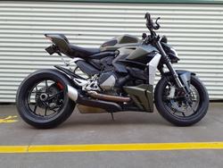2023 Ducati Streetfighter V2 Streetfighter Green