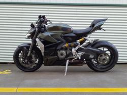 2023 Ducati Streetfighter V2 Streetfighter Green
