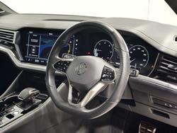 2024 Volkswagen Touareg 210TDI R-Line
