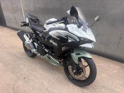 2026 Kawasaki Ninja 500 SE Ninja White