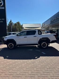 2025 Toyota Hilux SR5 48V