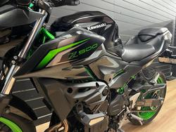 2025 Kawasaki Z500 SE Green