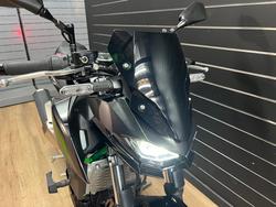 2025 Kawasaki Z500 SE Green