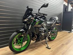 2025 Kawasaki Z500 SE Green