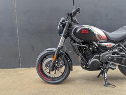 2026 Royal Enfield Guerrilla 450 Guerrilla Black