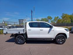 2022 Toyota Hilux SR