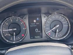 2022 Toyota Hilux SR