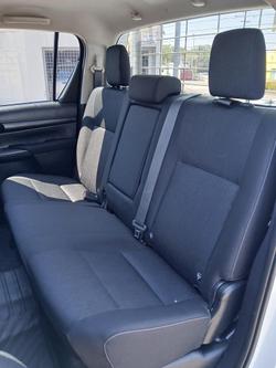 2022 Toyota Hilux SR