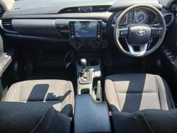 2022 Toyota Hilux SR