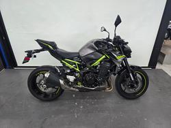 Kawasaki Z900 (ZR900)