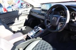 2024 Mitsubishi Outlander PHEV Exceed