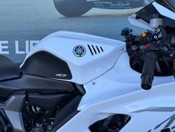 2023 Yamaha YZF-R7LA White