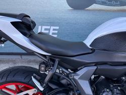 2023 Yamaha YZF-R7LA White