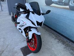 2023 Yamaha YZF-R7LA White