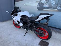 2023 Yamaha YZF-R7LA White