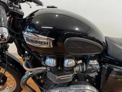 2010 Triumph THRUXTON 900 Black