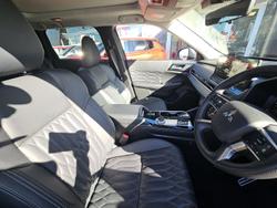 2025 Mitsubishi Outlander Exceed