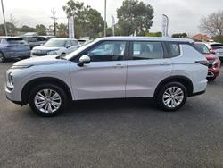 2025 Mitsubishi Outlander ES