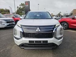 2025 Mitsubishi Outlander ES