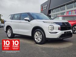 2025 Mitsubishi Outlander ES