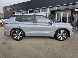 2025 Mitsubishi Outlander Exceed Tourer