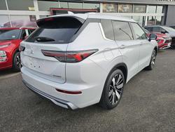 2025 Mitsubishi Outlander Exceed